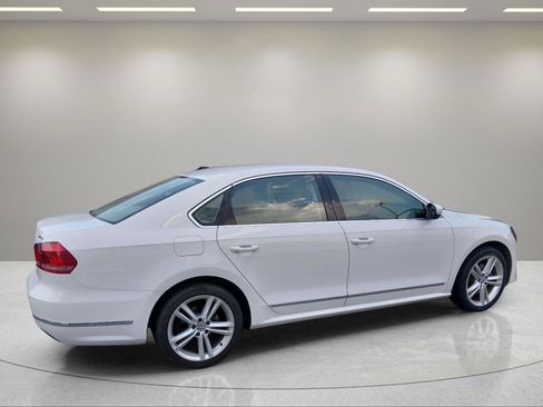 Used 2015 Volkswagen Passat TDI SE FWD image 17