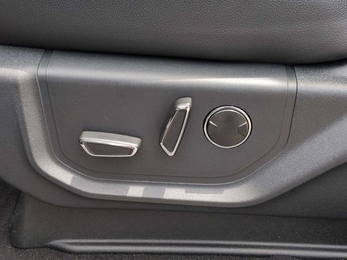 Used 2024 Ford Expedition Limited AWD/4WD image 18