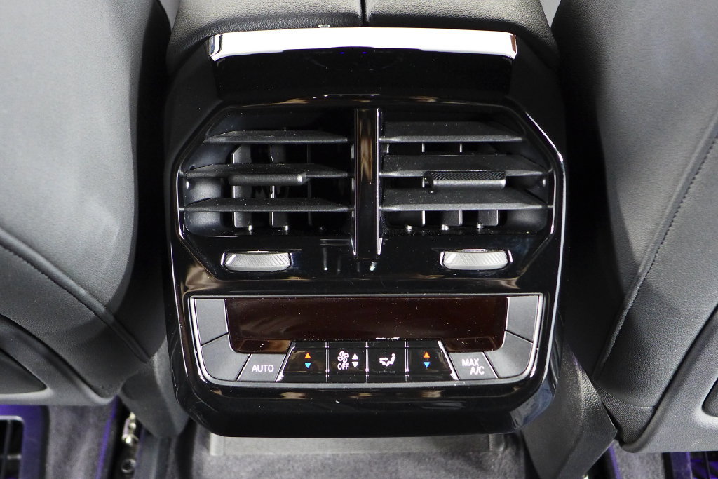 Certified 2024 BMW iX xDrive50 AWD/4WD image 23
