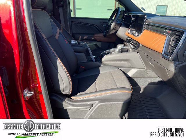 Used 2025 GMC Canyon AT4 AWD/4WD image 34