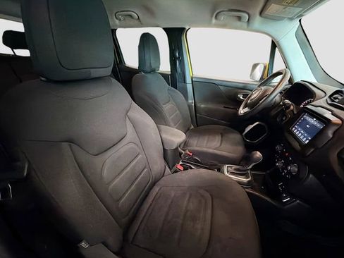 Used 2018 Jeep Renegade Latitude image 22