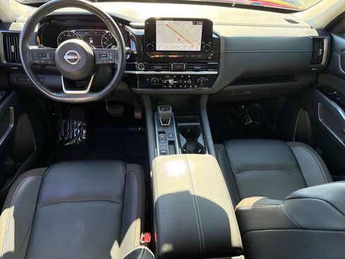 Used 2022 Nissan Pathfinder SL image 14