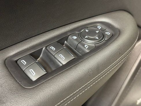 Used 2024 Cadillac XT6 Luxury w/ LPO, Floor Liner Package FWD image 11
