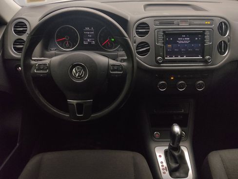 Used 2017 Volkswagen Tiguan Limited w/ Premium Package image 22