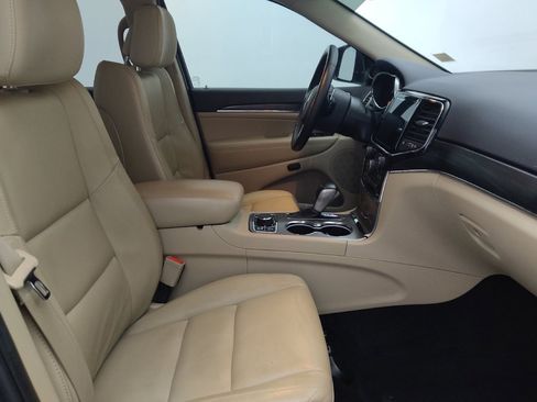 Used 2020 Jeep Grand Cherokee Limited AWD/4WD image 21
