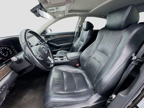 Used 2018 Honda Accord Touring image 13