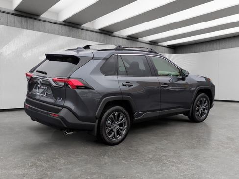 Used 2025 Toyota RAV4 XLE Premium w/ Weather Package AWD/4WD image 7