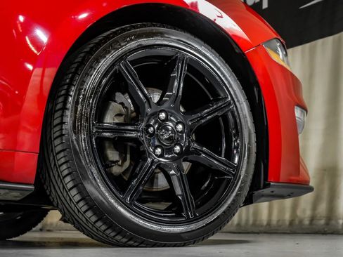 Used 2019 Ford Mustang Coupe w/ Black Accent Package RWD image 43