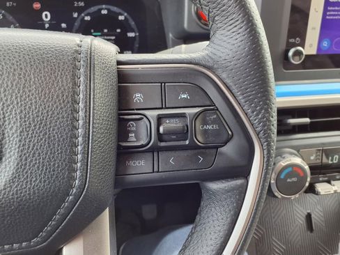 Used 2025 Toyota Tacoma TRD Off-Road AWD/4WD image 14
