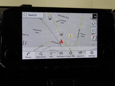 Used 2023 Nissan Pathfinder SL image 45