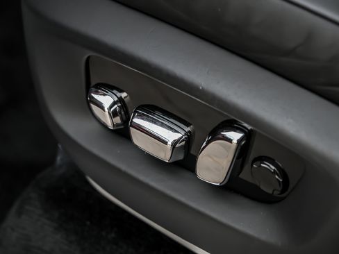 Used 2021 Rolls-Royce Cullinan Black Badge AWD/4WD image 31