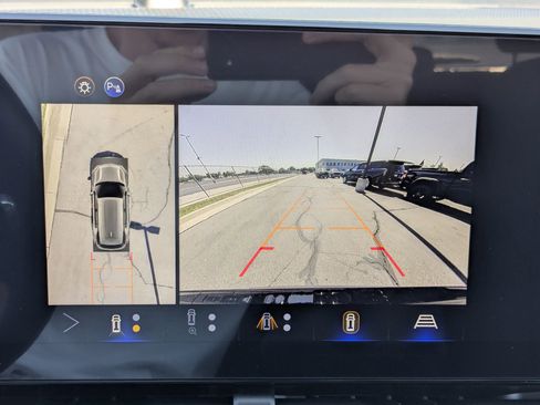 New 2026 Chevrolet Equinox LT w/ Safety and Technology Package image 12