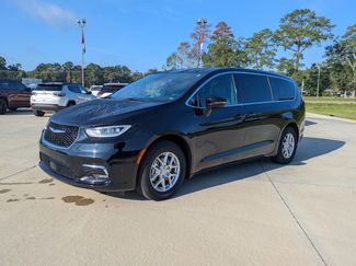 Used 2026 Chrysler Pacifica Select FWD video 1