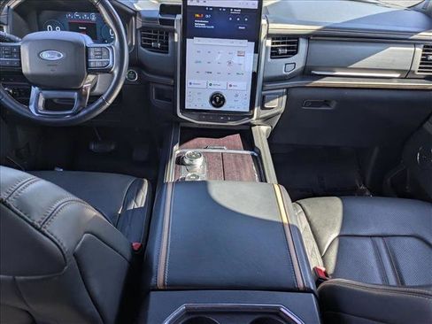 Used 2022 Ford Expedition Max Platinum image 17