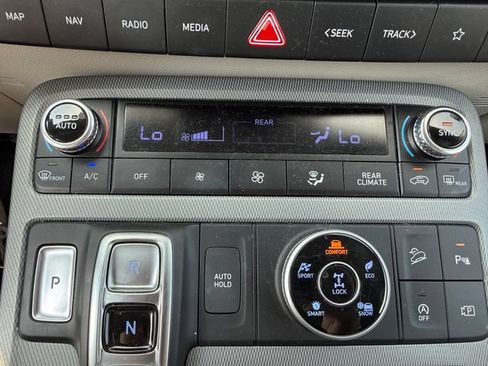 Used 2023 Hyundai Palisade Limited AWD/4WD image 18