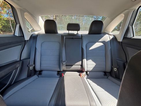 Used 2025 Volkswagen Jetta SE image 38