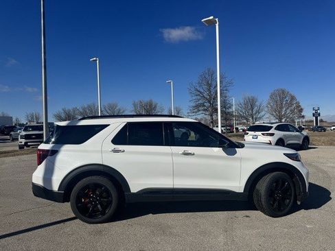 Certified 2020 Ford Explorer ST w/ ST Street Pack image 9