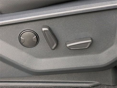 New 2025 Ford F150 Lariat w/ Equipment Group 501A Mid image 41