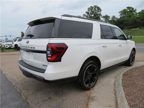 Used 2024 Ford Expedition Max Limited AWD/4WD image 2