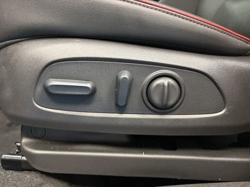 Certified 2025 Chevrolet TrailBlazer RS w/ Driver Confidence Package image 24