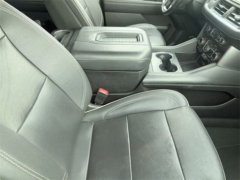 Used 2023 Chevrolet Suburban Premier image 5