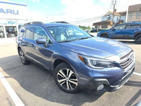 Used 2018 Subaru Outback 2.5i Limited AWD/4WD image 3