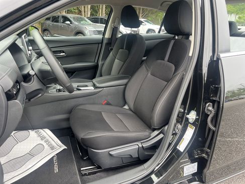 Certified 2025 Nissan Sentra SV w/ All-Weather Package FWD image 17