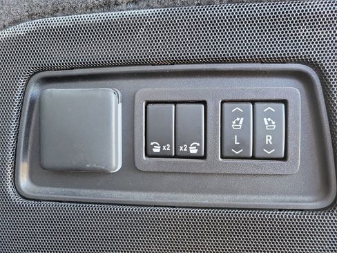 Used 2023 Cadillac Escalade Premium Luxury w/ LPO, Radiant Package image 8