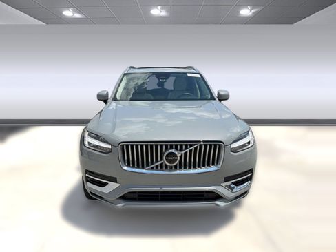 Used 2025 Volvo XC90 T8 Plus w/ Protection Package Premier AWD/4WD image 6