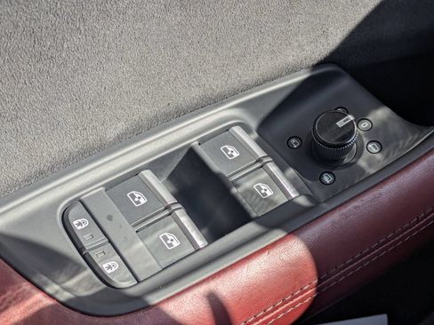 Used 2023 Audi SQ8 Prestige w/ Prestige Package AWD/4WD image 30