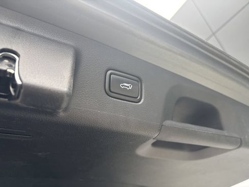 Used 2024 Hyundai Palisade Limited AWD/4WD image 20