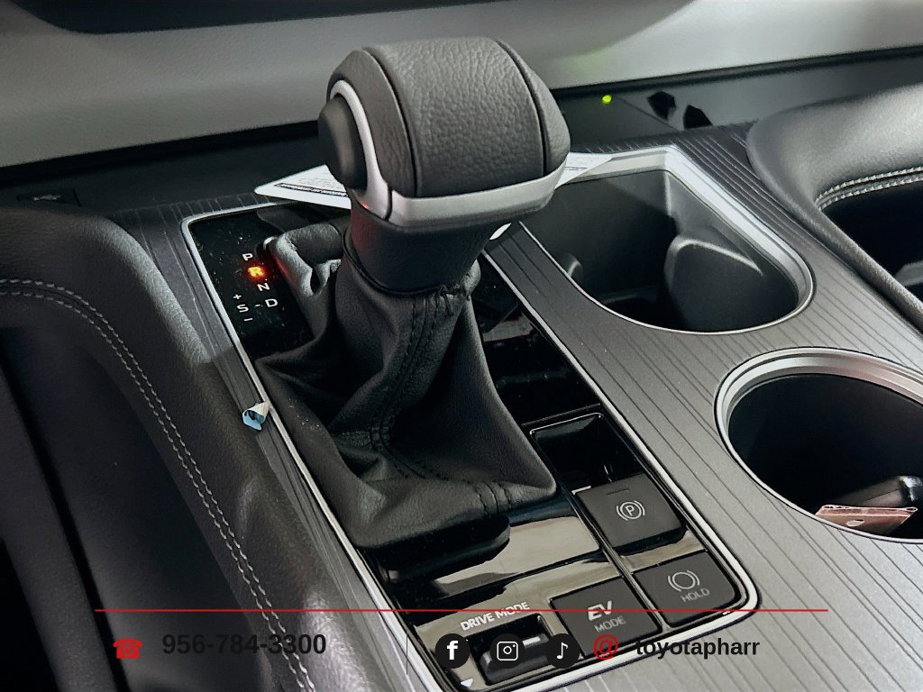 New 2026 Toyota Sienna XLE FWD image 17
