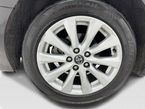 Used 2020 Toyota Camry LE image 48