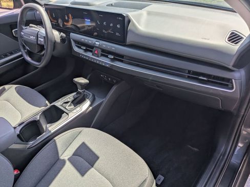 Used 2025 Kia K4 FWD image 30
