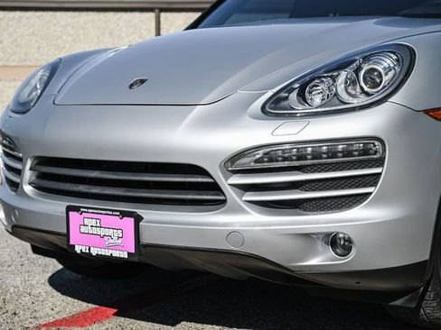 Used 2011 Porsche Cayenne image 19