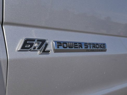 Used 2017 Ford F250 Lariat w/ Lariat Ultimate Package image 18