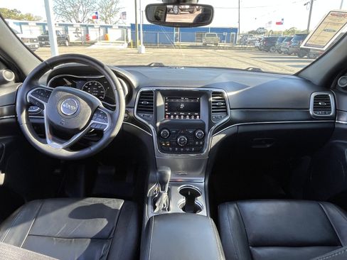 Used 2018 Jeep Grand Cherokee Limited w/ Trailer Tow Group IV image 30