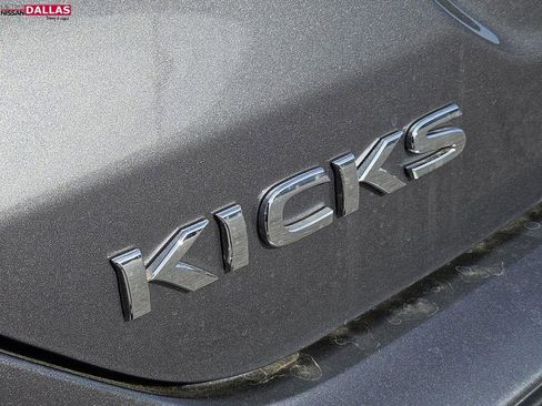 New 2025 Nissan Kicks Play S image 9