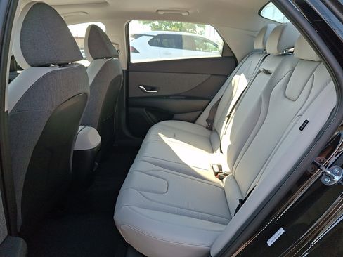 New 2026 Hyundai Elantra Limited FWD image 6