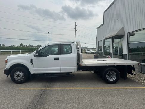 Used 2022 Ford F350 XL w/ Power Equipment Group RWD image 3