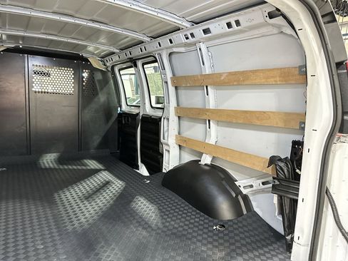 Used 2024 GMC Savana 2500 w/ Driver Convenience Package image 32