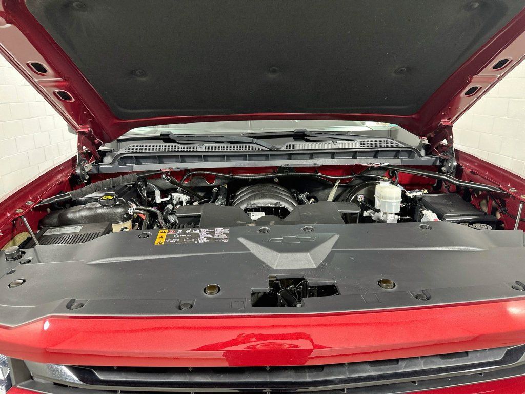 Used 2018 Chevrolet Silverado 1500 LT w/ All Star Edition AWD/4WD image 30