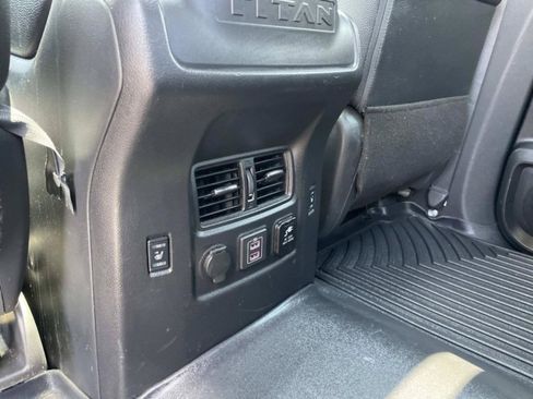 Used 2021 Nissan Titan PRO-4X w/ Pro-4x Convenience Package AWD/4WD image 10