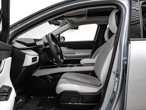 Used 2023 Fisker Ocean Extreme image 4