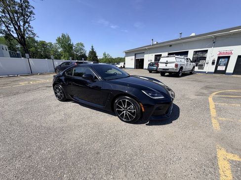 Used 2025 Toyota GR86 RWD image 8