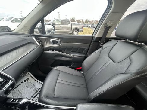 Used 2023 Kia Sorento SX image 13