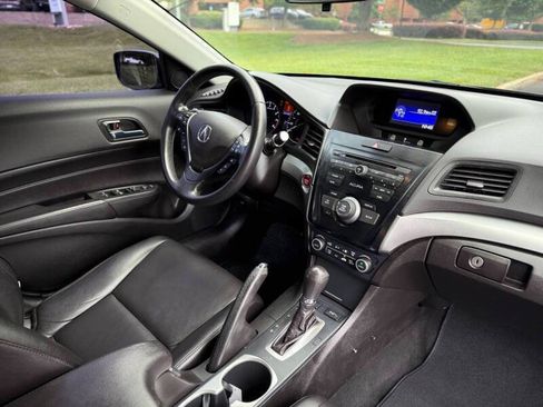 Used 2017 Acura ILX FWD image 13