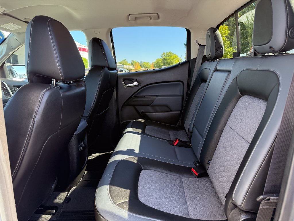Used 2022 Chevrolet Colorado Z71 w/ Safety Package AWD/4WD image 14