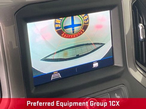 Used 2022 Chevrolet Silverado 2500 Custom w/ Custom Value Package image 4