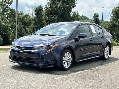 Used 2025 Toyota Corolla LE w/ LE Premium Package FWD image 1